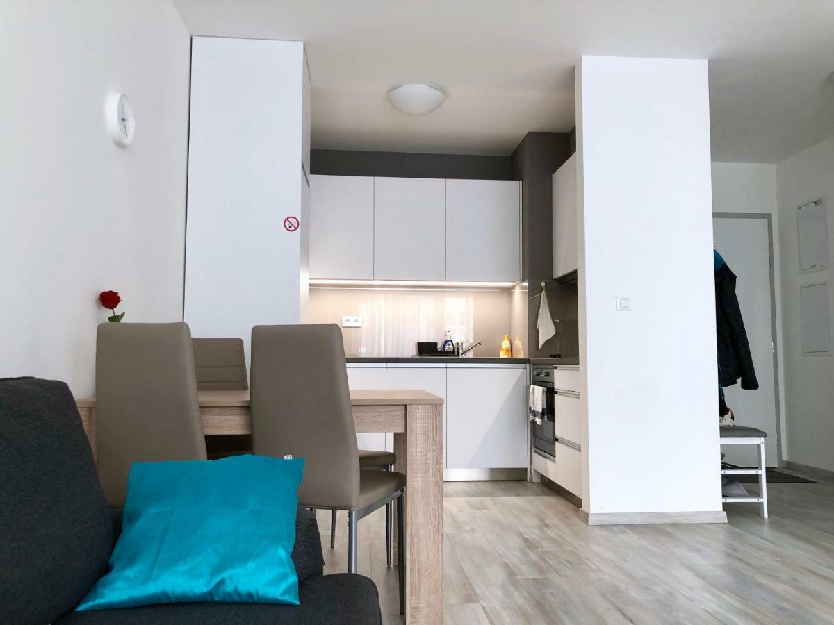House Of Beer - Stein Apartment Братислава Екстериор снимка
